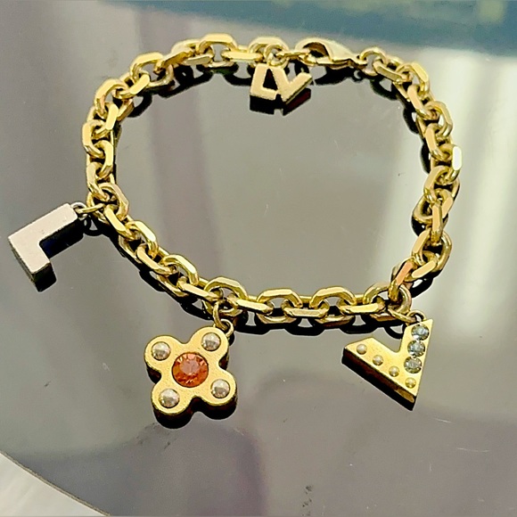 Louis Vuitton Brassiere Love Letters Gold Tone Bracelet - Picture 3 of 9
